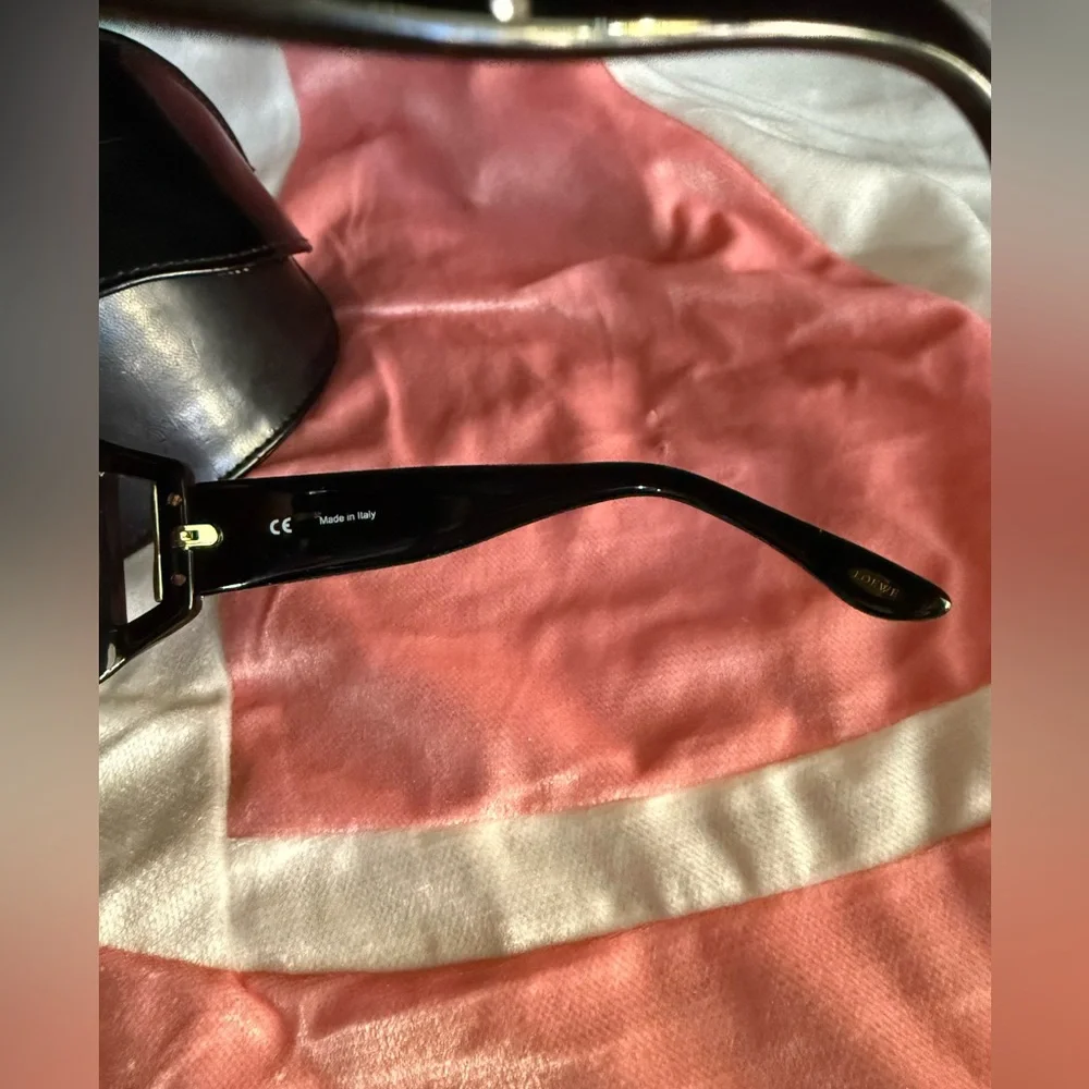 Loewe Black Sunglasses EUC - Picture 6 of 9